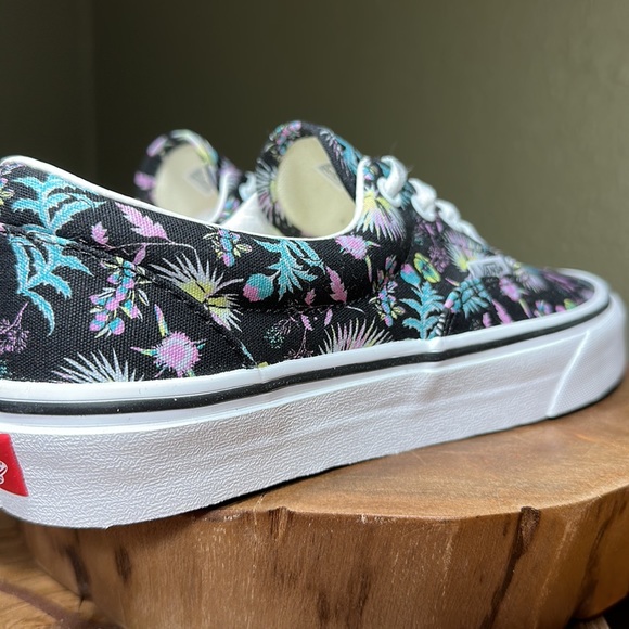 *NWOT* VANS Era Paradise Floral Sneaker - Picture 9 of 16